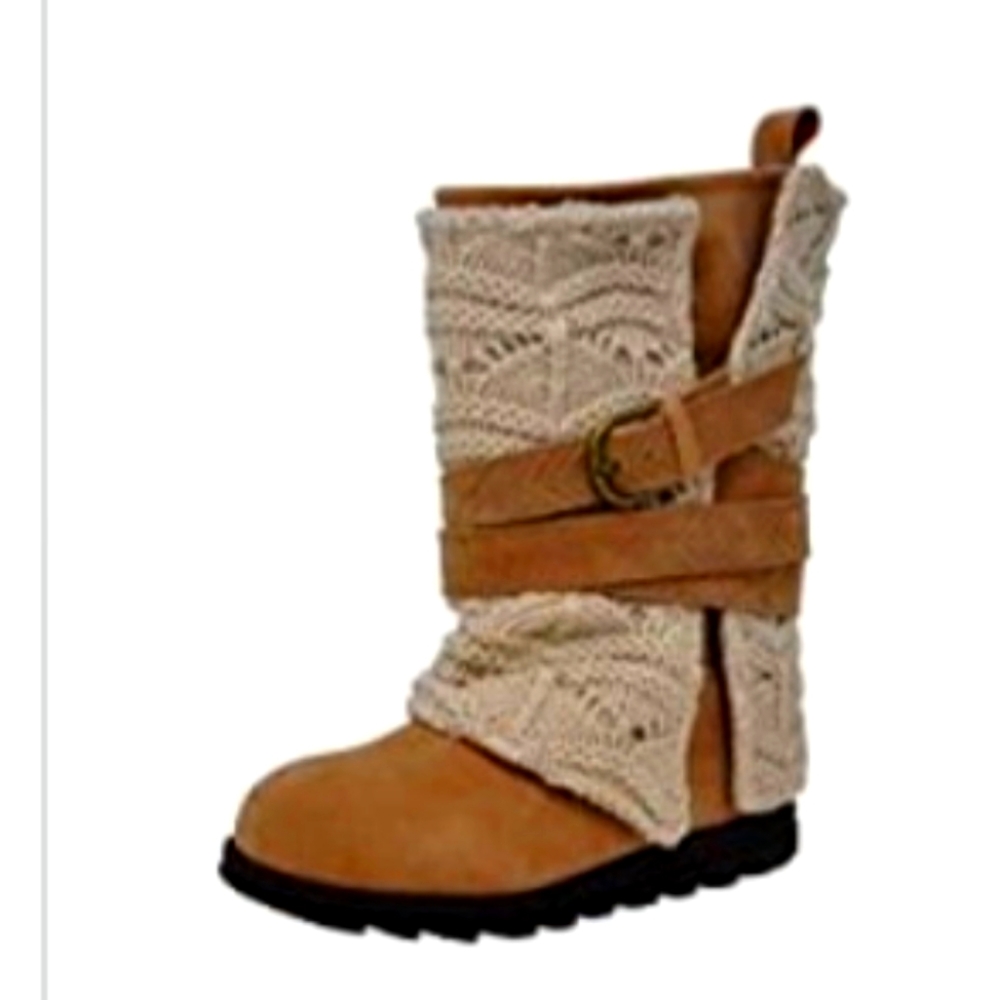 Size 9 Muck Lucks Water resistant boots